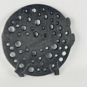 Black Cast Iron Pig Trivet Old Mountain C2011 7 1/2 x 6 1/4”